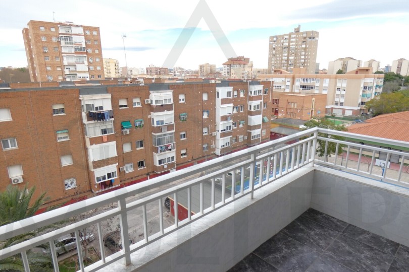 Piso en Calle Huerta de Murcia Nº 1 - Avda. Reina Victoria