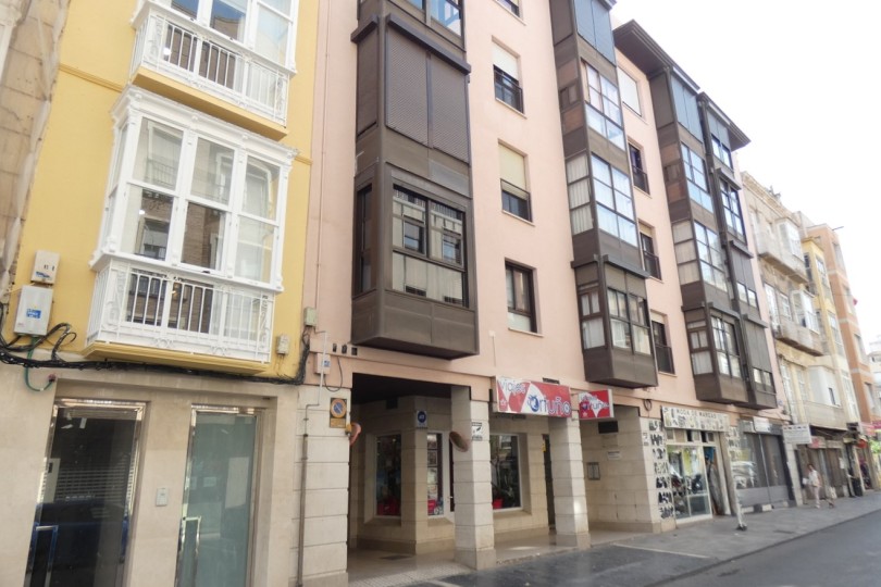 Edificio en Calle Serreta Nº 16 - Centro Ciudad