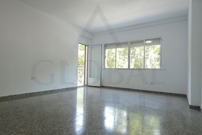 Piso en Avenida Reina Victoria 36- Centro Ciudad